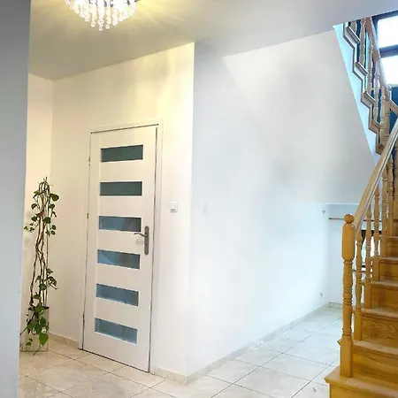 Domowe Pokoje Wilanow אכסניה *